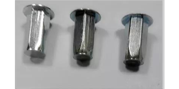 氣動鉚螺母槍是如何鉚接螺母的呢？