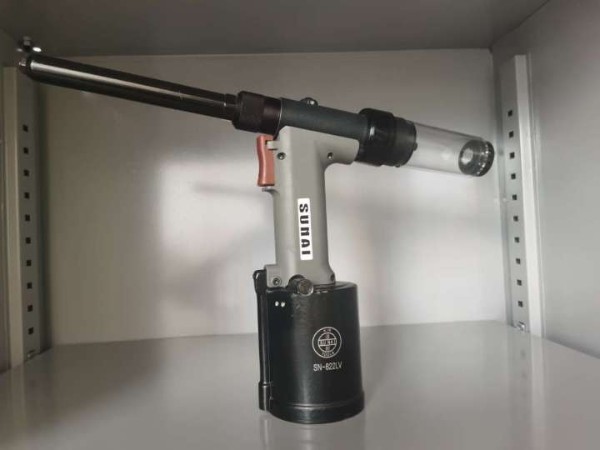 鉚接間距非常小使用什么樣的鉚釘槍可以鉚接？