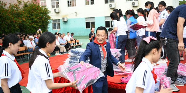 嘉佑佳（蘇州）智能裝備總經(jīng)理受邀參加民樂(lè)小學(xué)六一感恩活動(dòng)