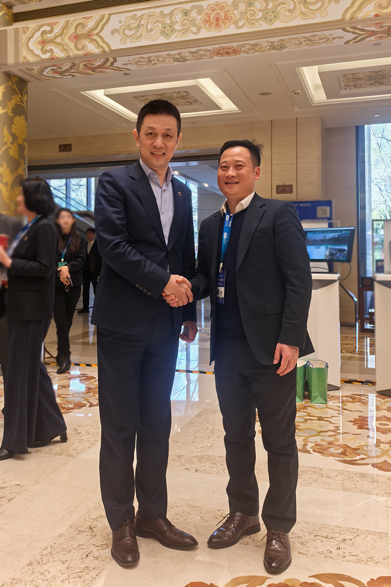 范總和李斌合影