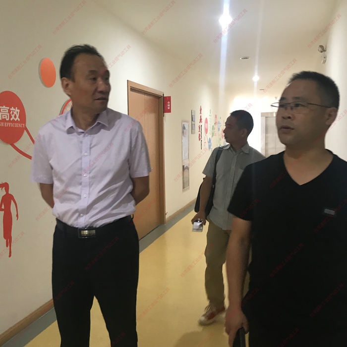 臺(tái)灣速耐周新輝董事長帶領(lǐng)參觀